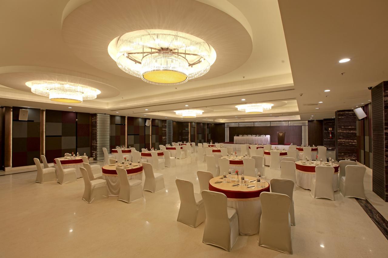 Tenāli Goutham Grand Hotel מראה חיצוני תמונה