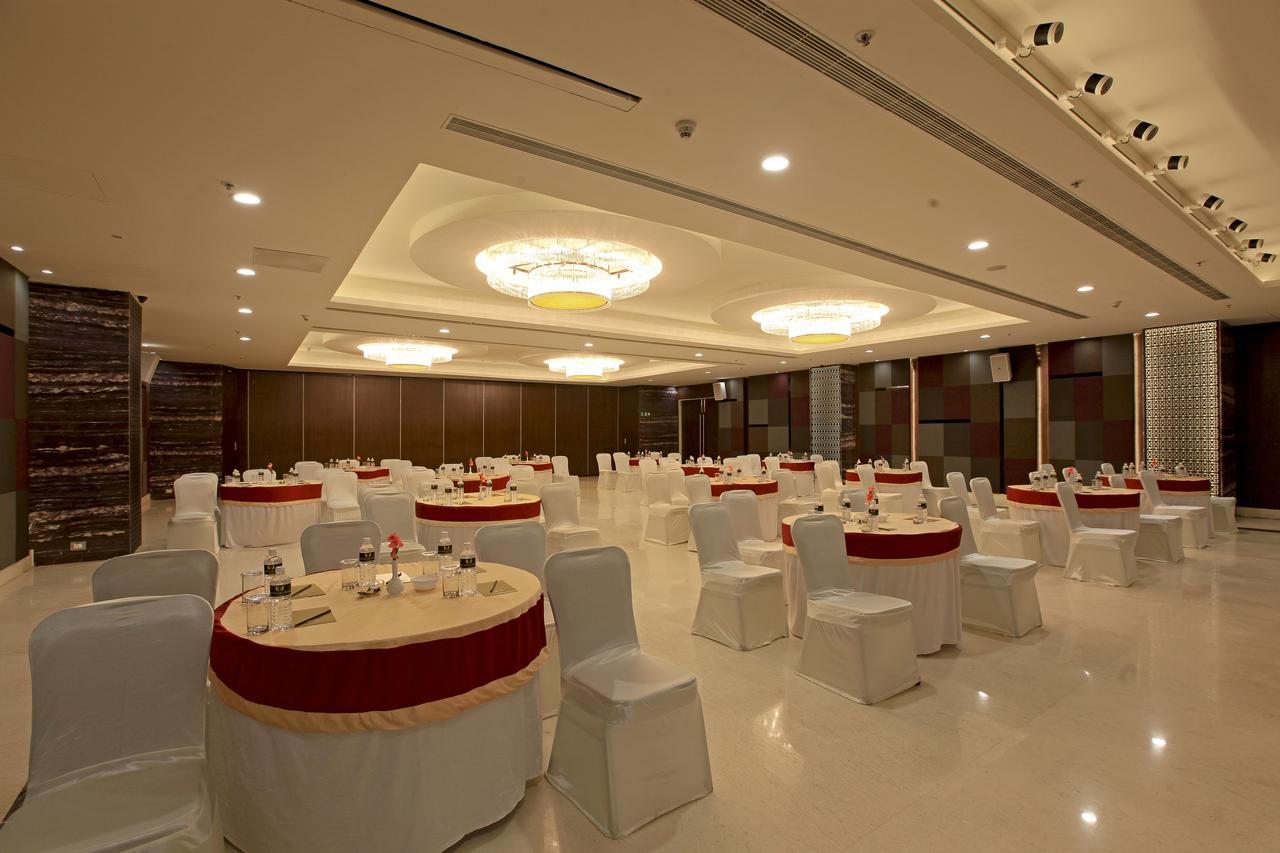 Tenāli Goutham Grand Hotel מראה חיצוני תמונה