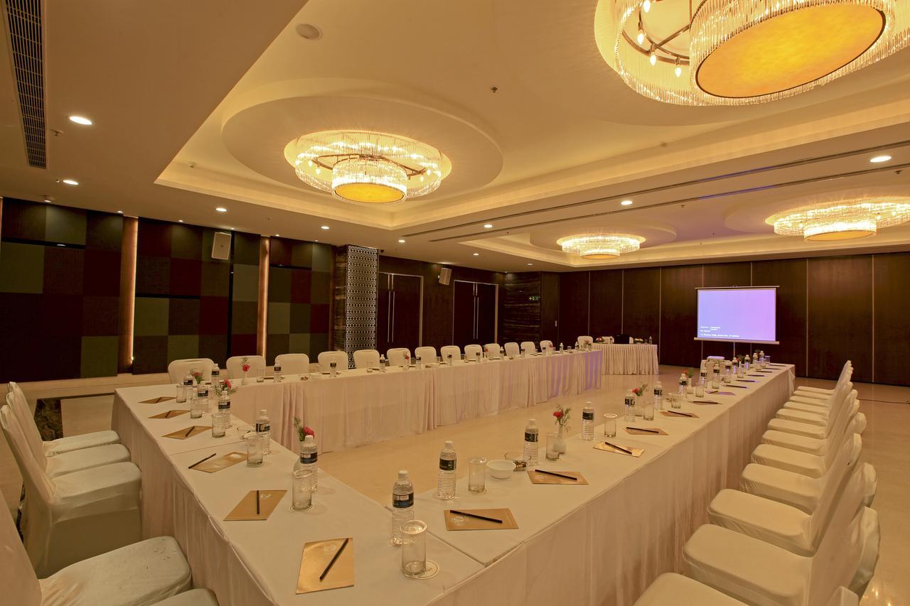 Tenāli Goutham Grand Hotel מראה חיצוני תמונה