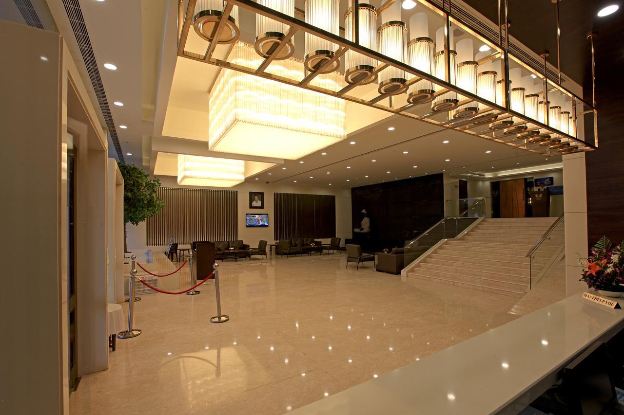 Tenāli Goutham Grand Hotel מראה חיצוני תמונה