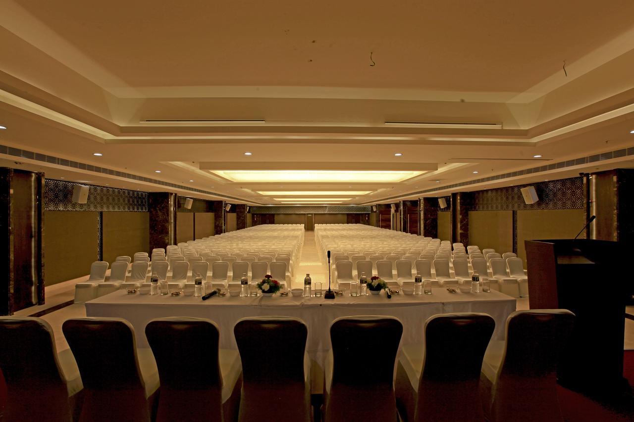 Tenāli Goutham Grand Hotel מראה חיצוני תמונה