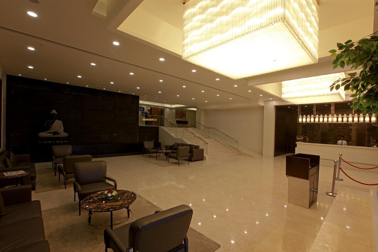 Tenāli Goutham Grand Hotel מראה חיצוני תמונה