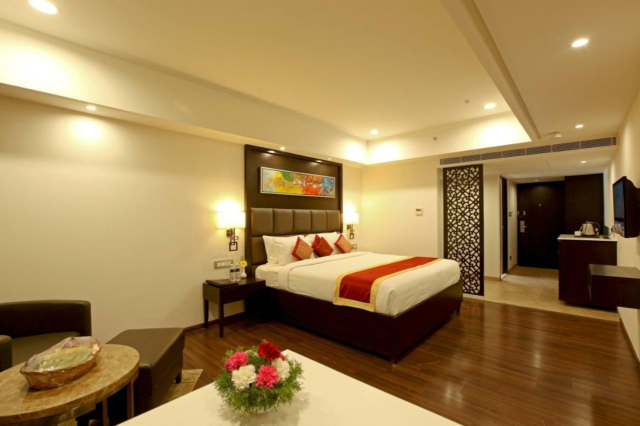 Tenāli Goutham Grand Hotel מראה חיצוני תמונה