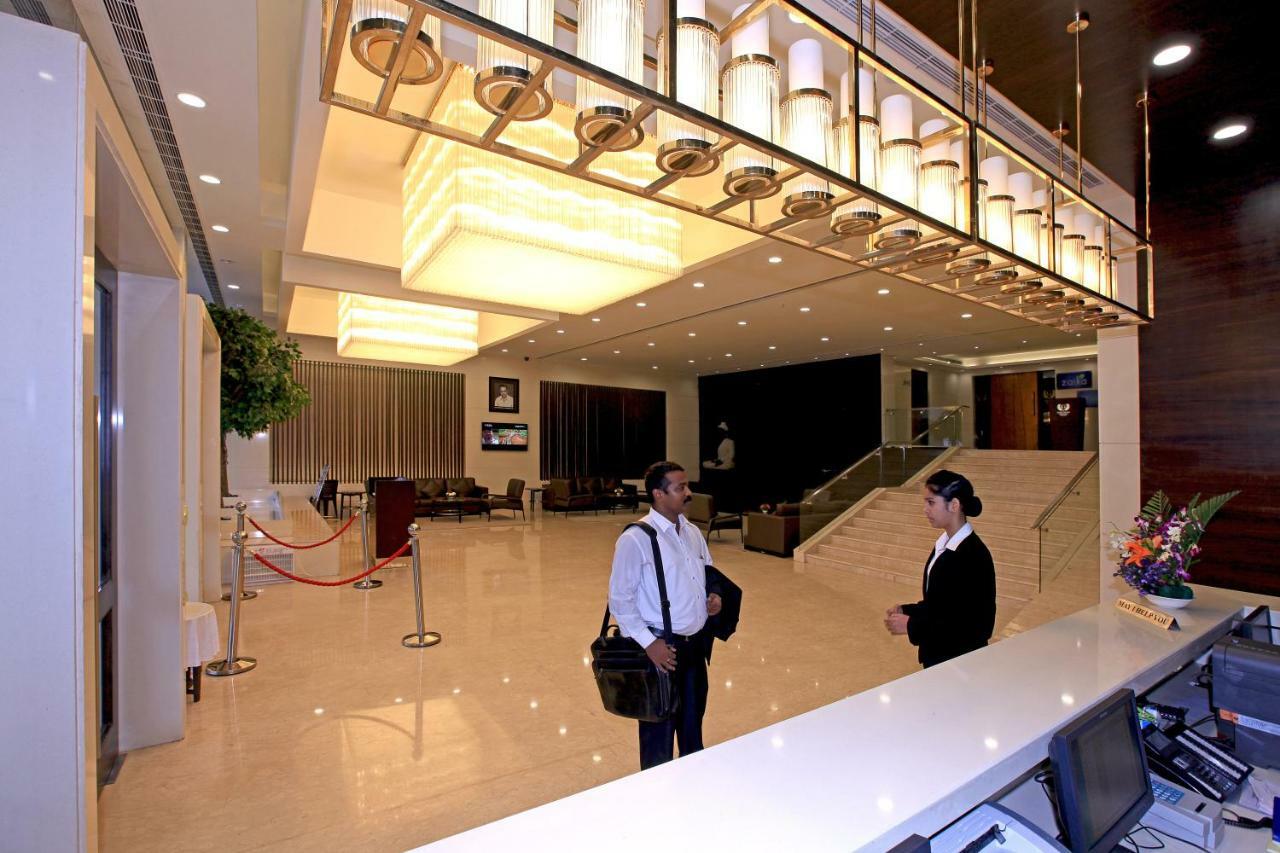 Tenāli Goutham Grand Hotel מראה חיצוני תמונה
